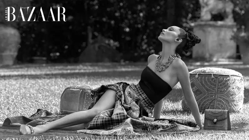 בלה חדיד משדרת שפע טהור עבור Harper's Bazaar Arabia