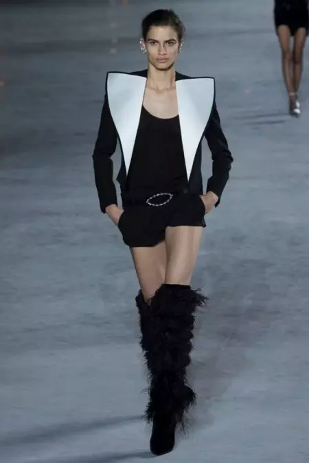 Saint Laurent แสดงความเคารพต่อรหัสบ้านสำหรับฤดูใบไม้ผลิปี 2018