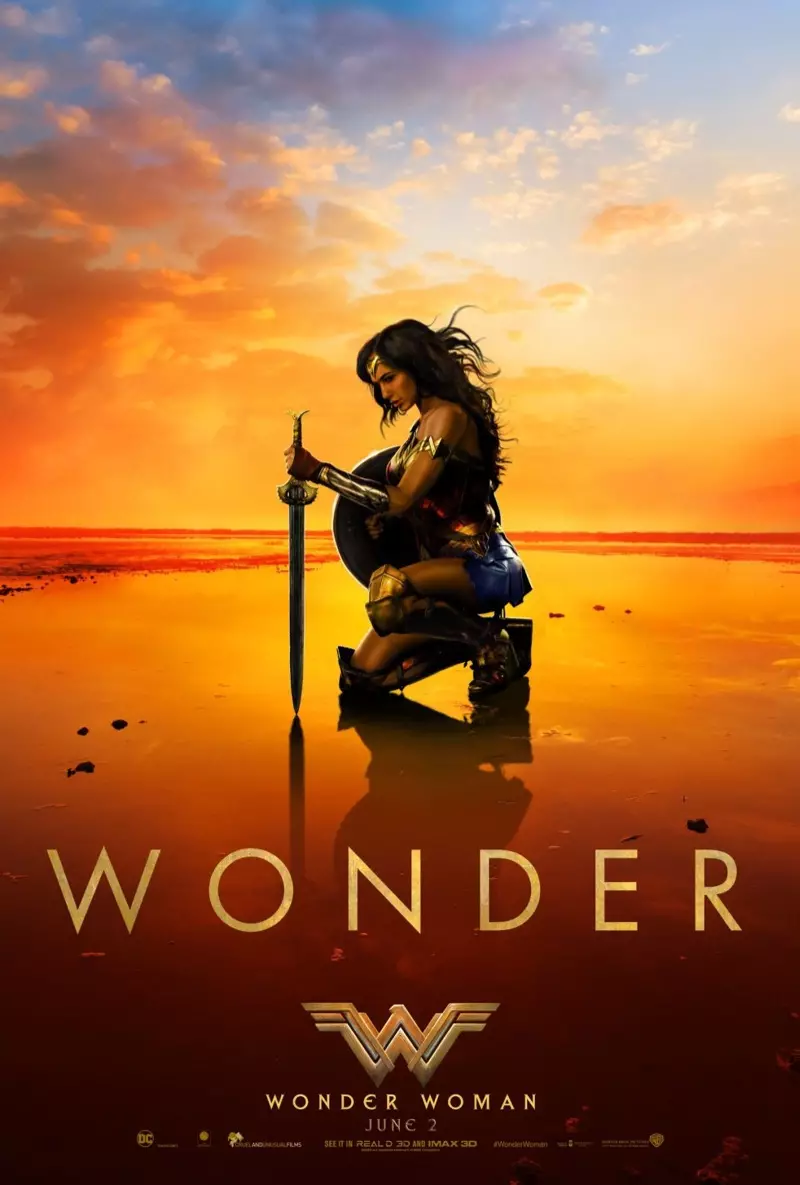 නිළි Gal Gadot පෙනී සිටින Wonder Woman චිත්‍රපට පෝස්ටරය