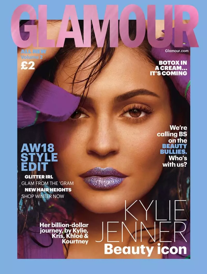 Skjønnhetsmogul Kylie Jenner bruker glitterleppe på Glamour UK Høst/Vinter 2018 Cover