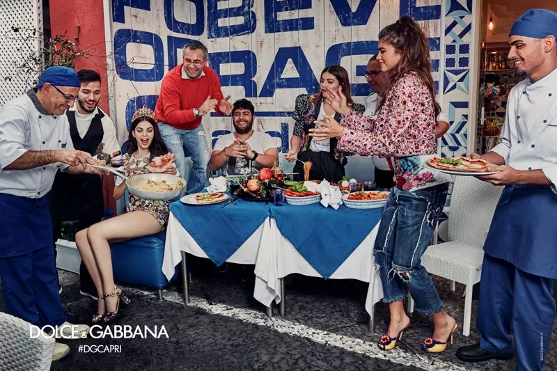 Dolce & Gabbana e theha lets'olo la papatso la selemo sa 2017 Capri, Italy