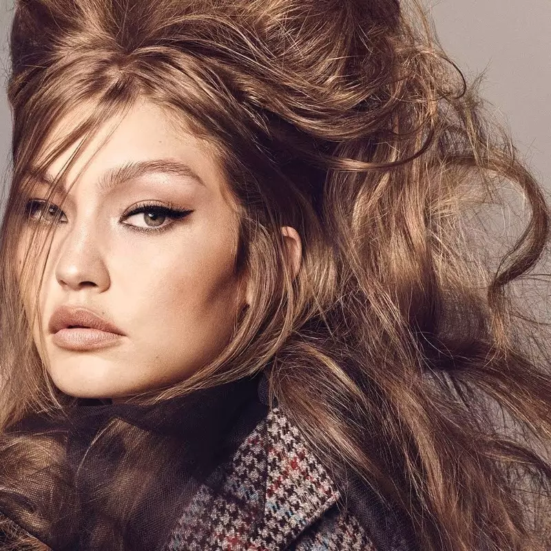 Gigi Hadid modelează stilul rockabilly pentru Vogue Brazilia