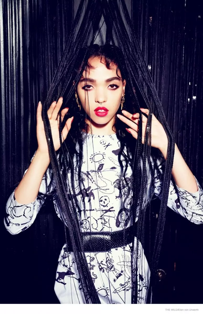 FKA Twigs Posen fir The Wild Magazine Shoot