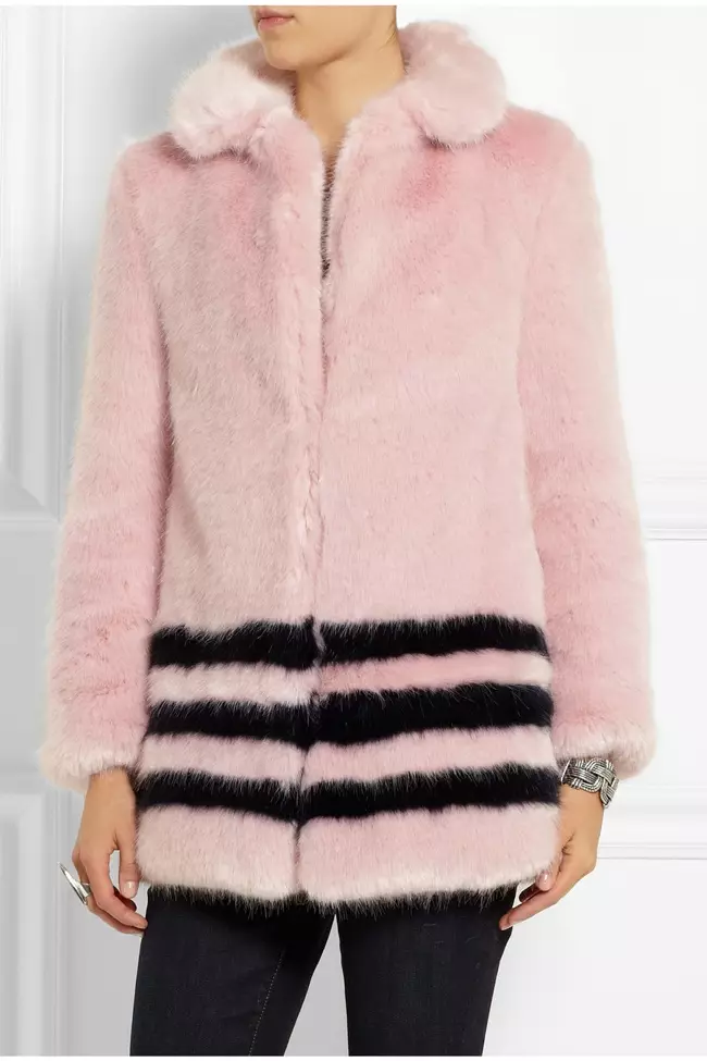 ပုဇွန်များ Dulcie Faux Fur အင်္ကျီကို $995.00 ဖြင့် ရနိုင်ပါသည်။