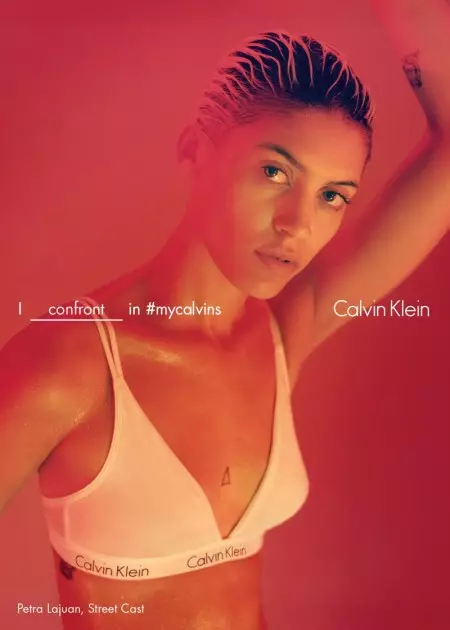 Niverina tamin'ny doka lohataona an'i Calvin Klein i Kendall Jenner