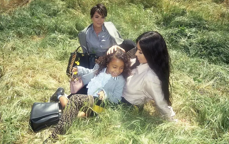 Fendi 邀请 Kim Kardashian、North West 和 Kris Jenner 参与#MeandMyPeekaboo 活动