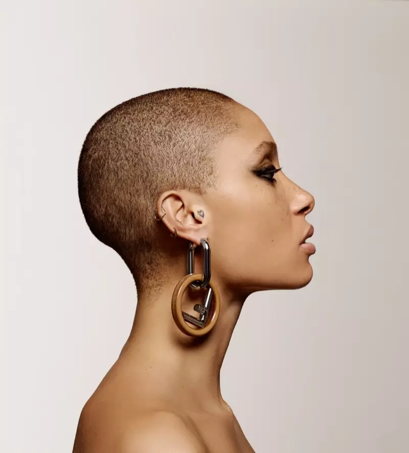 Adwoa Aboah appare nella campagna Fendi autunno inverno 2018