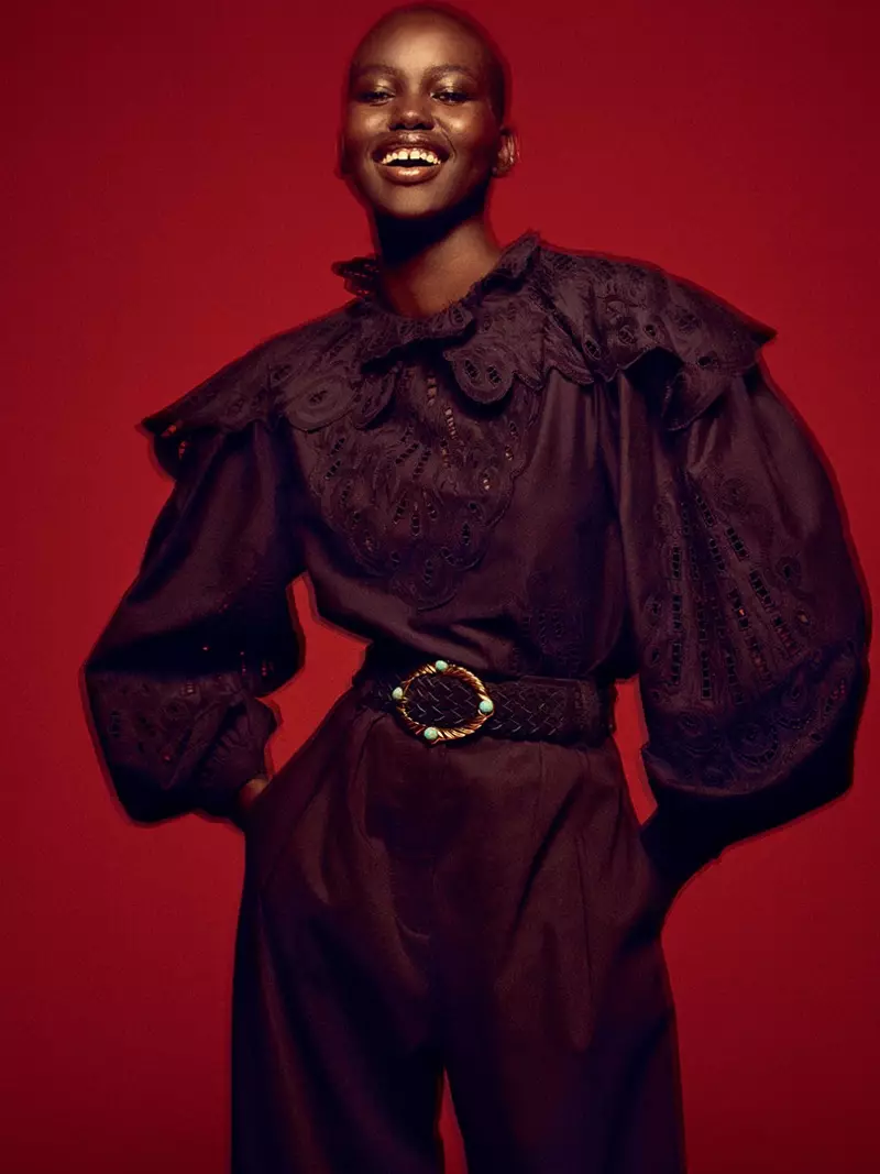 Con una sonrisa, Adut Akech encabeza la campaña primavera-verano 2020 de Alberta Ferretti