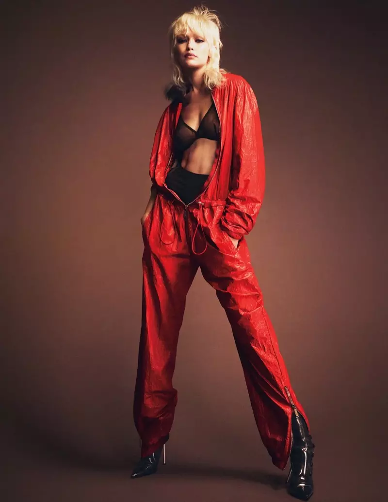 Gigi Hadid o canalizează pe Debbie Harry a lui Blondie pentru W Magazine