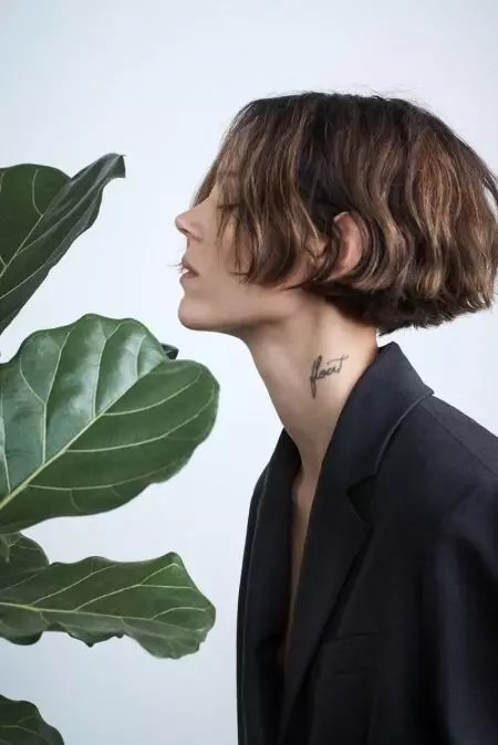 Model Freja Beha Erichsen Zara Bergabung dengan Koleksi Life Spring '20