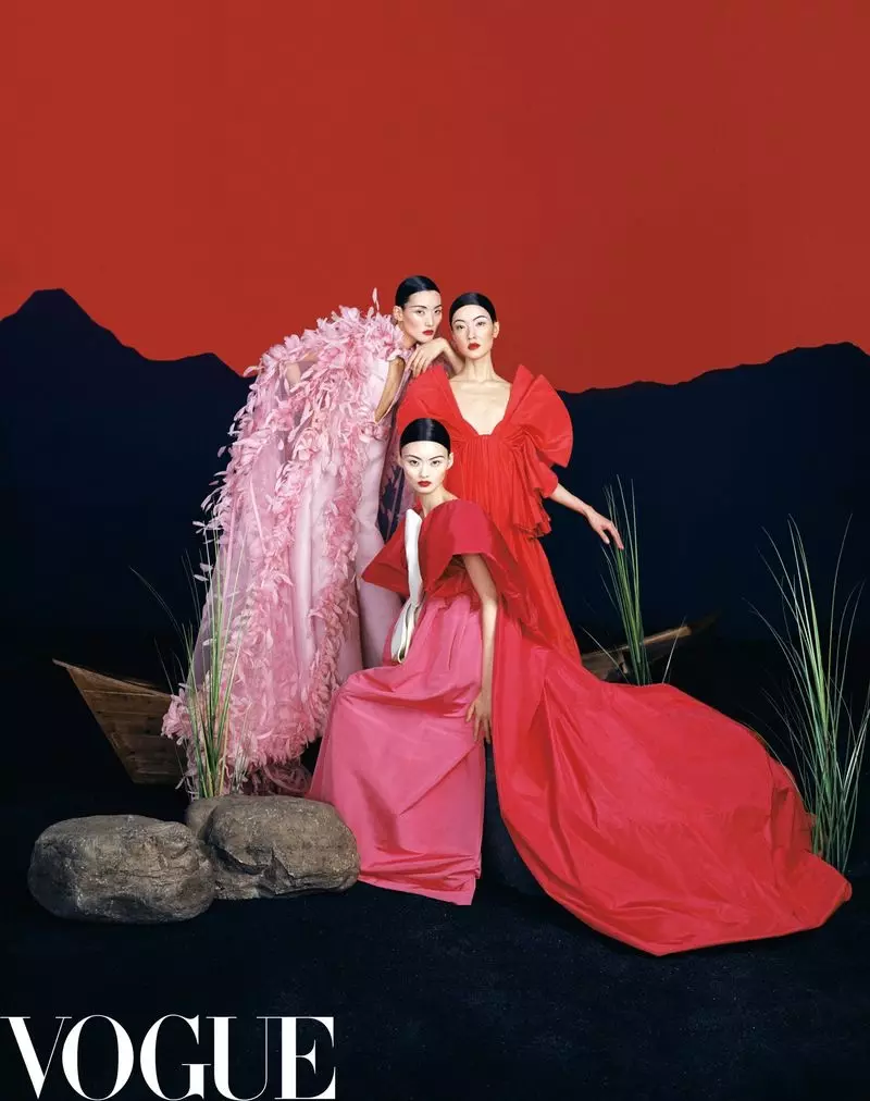 Du Juan, He Cong, Lina Zhang Pose ni Awọn ẹwu Iyalẹnu fun Vogue China