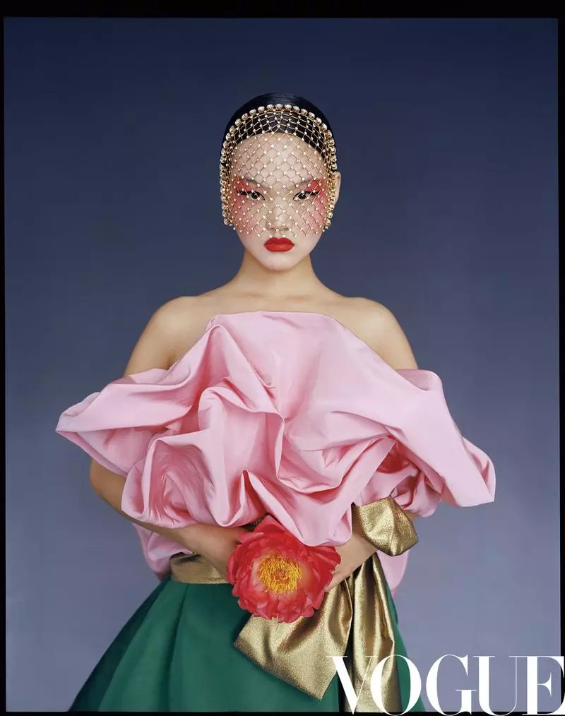 Du Juan, He Cong, Lina Zhang poserer i fantastiske kjoler til Vogue Kina