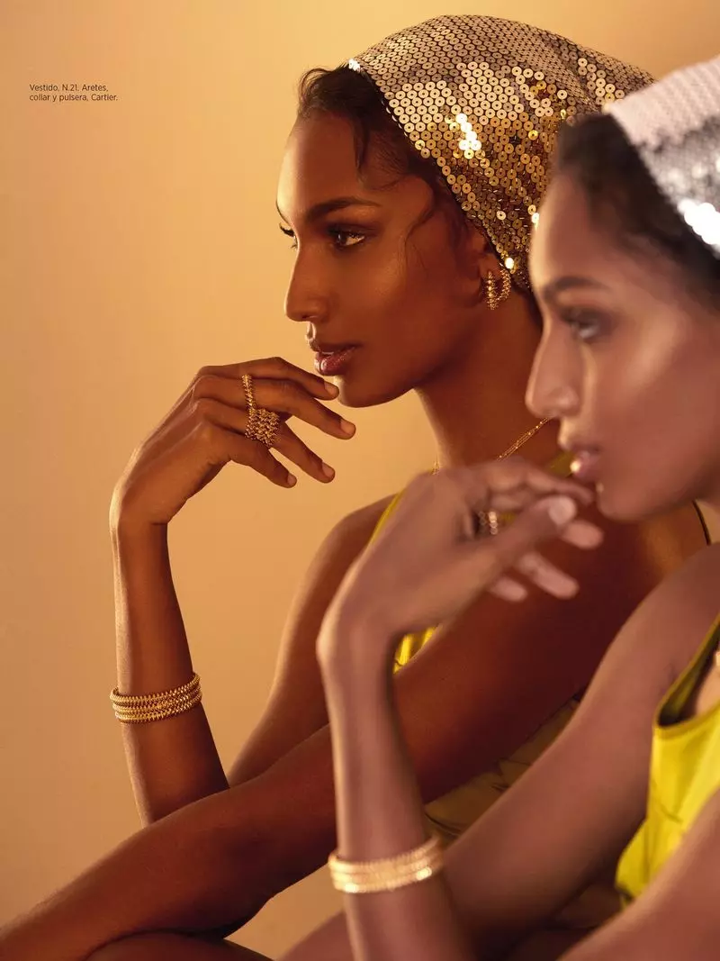 Jasmine Tookes porte des styles tendance dans Harper's Bazaar Mexico