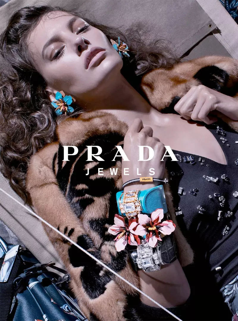 Anna、Cameron 和 Amanda Star 在 Steven Meisel 的 Prada Resort 2014 廣告大片中