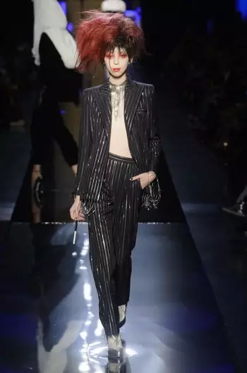 Jean Paul Gaultier Ya Aika Vamps saukar da Runway don Fall Couture