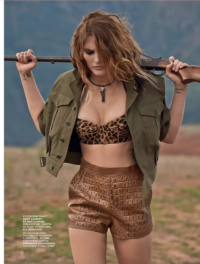 Catherine McNeil Sports Safari Style za Vogue Russia avtorja Mariana Vivanca