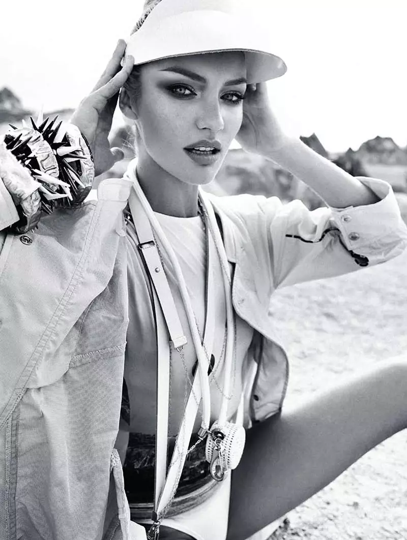 O Candice Swanepoel na fa'aulu ile Sporty Glam Style mo Elle Pasila