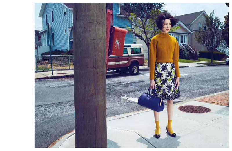 Fei Fei Sun Dons Knitwear Styles mo Vogue Saina Setema 2012 saunia e Lachlan Bailey