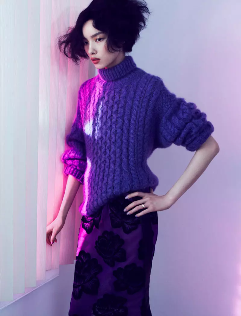 Lachlan Bailey ਦੁਆਰਾ ਵੋਗ ਚੀਨ ਸਤੰਬਰ 2012 ਲਈ Fei Fei Sun Dons Knitwear Styles