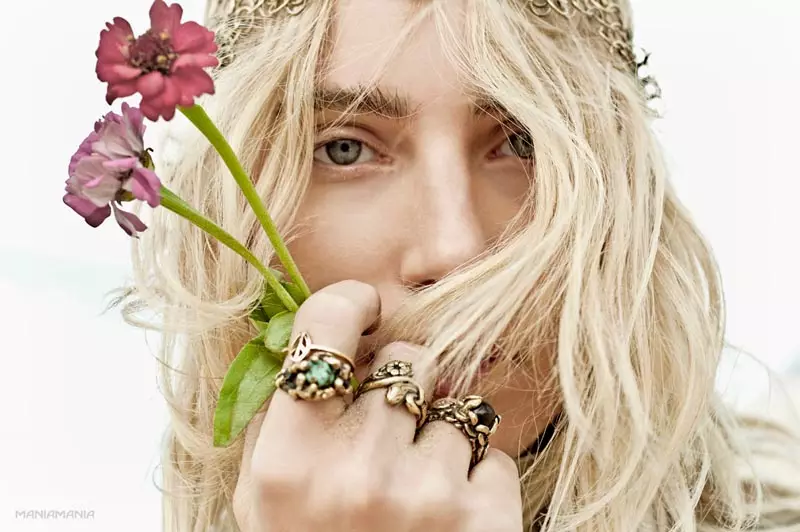 Dree Hemingway protagoniza la campaña "El plano astral" de ManiaMania de David Mandelberg