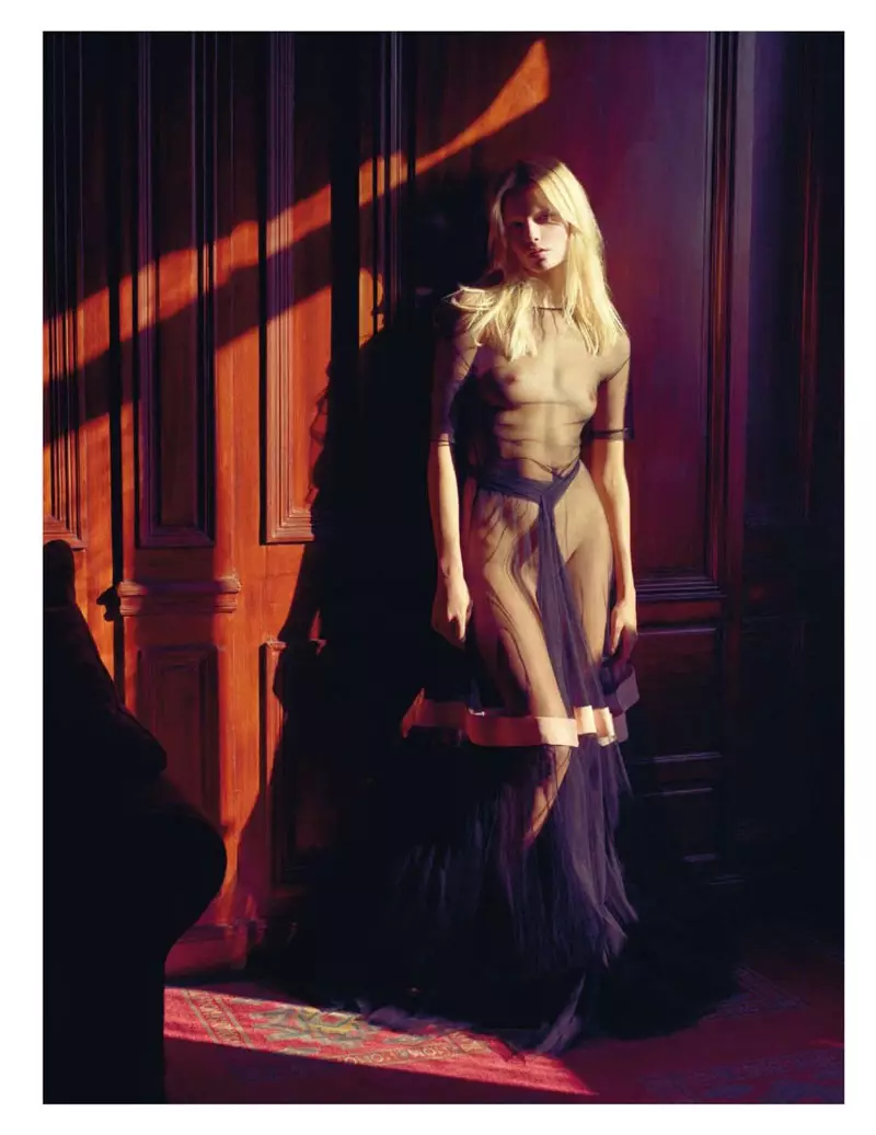 Natasha Poly waa sexy in Sheer ee Mario Sorrenti ee Vogue Paris Story