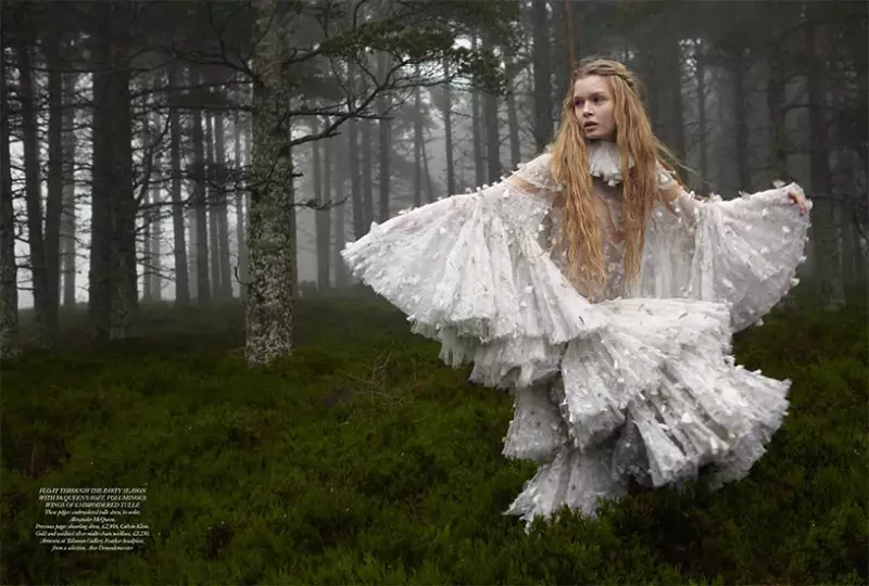 Η Josephine Skriver Gets Enchanted για το Harper's Bazaar UK Δεκέμβριος 2012 από την Yelena Yemchuk