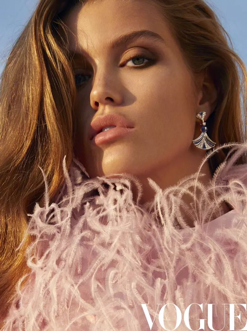 Luna Bijl-ek Vogue Txinako ultra luxuzko itxurarekin jartzen du