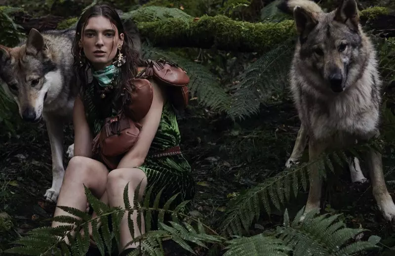 Ansley Gulielmi Goes Into the Wild foar Vogue Spanje