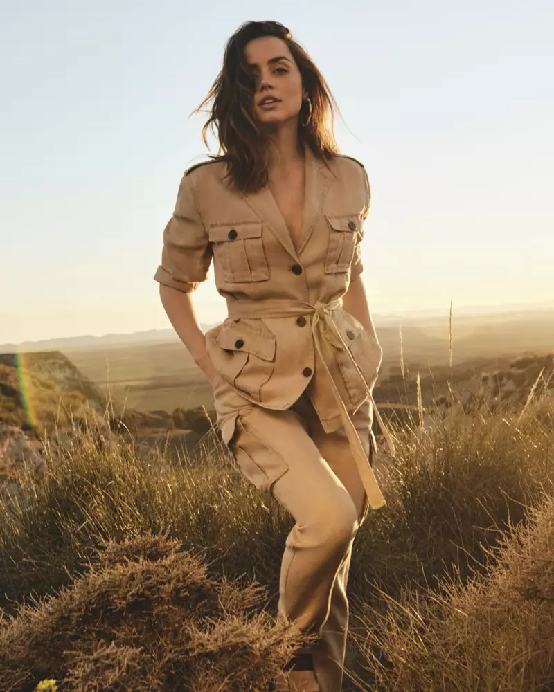 Ana de Armas omearmet de natuer foar El Corte Ingles Spring 2020 Campaign