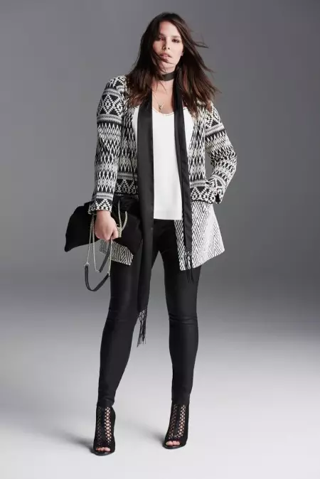 Candice Huffine modela las curvas primaverales de River Island