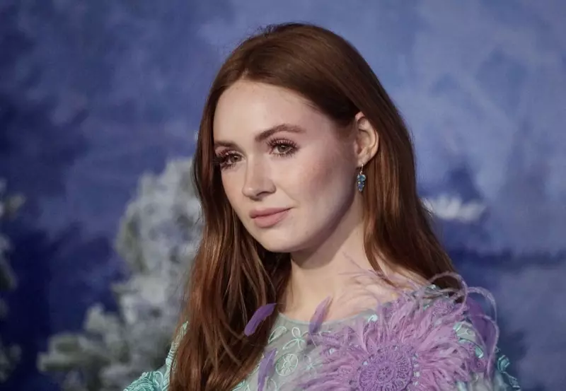 Farba vlasov Karen Gillan