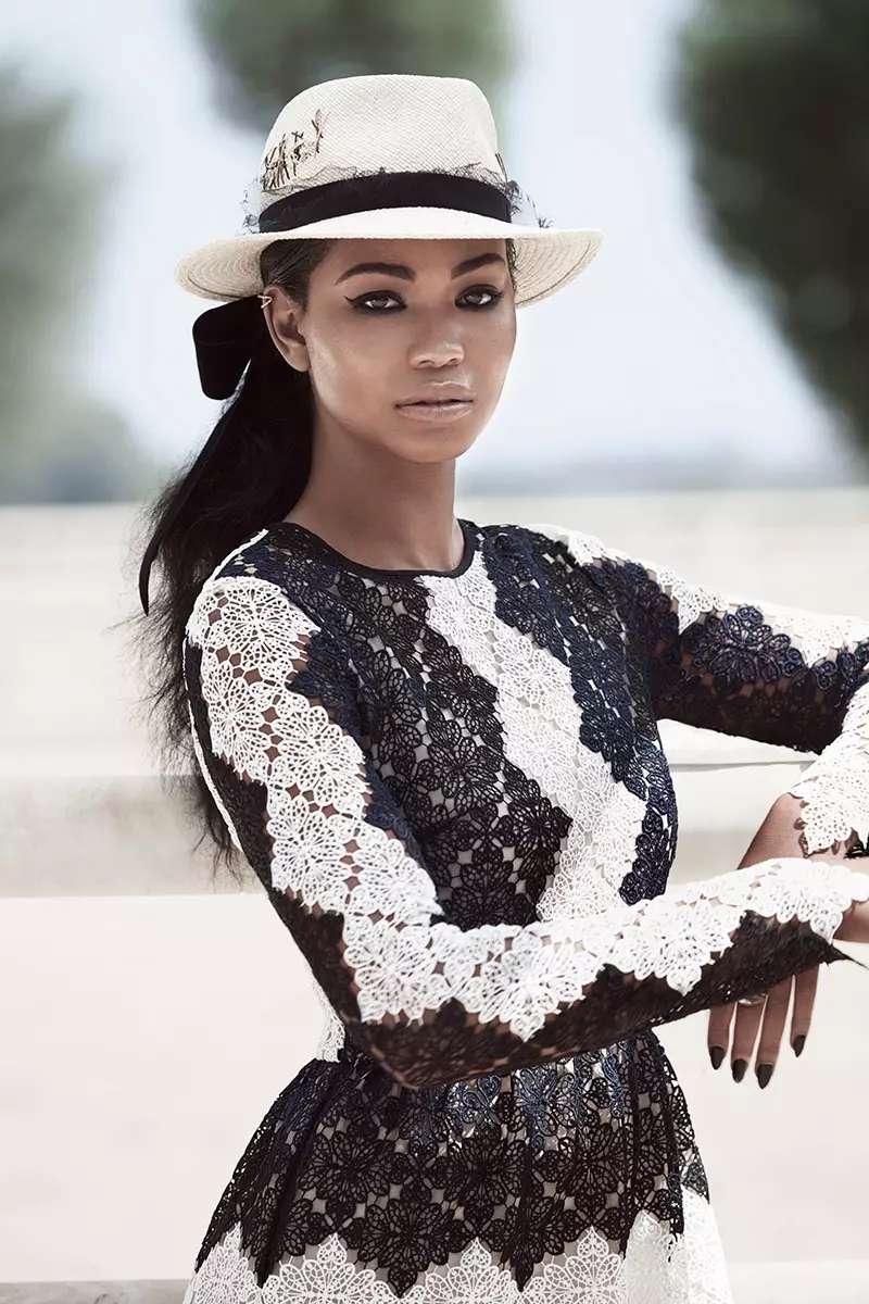 Chanel-Iman-Harpers-Bazaar-Arabia-noiembrie-2015-Copertă-Photoshoot04