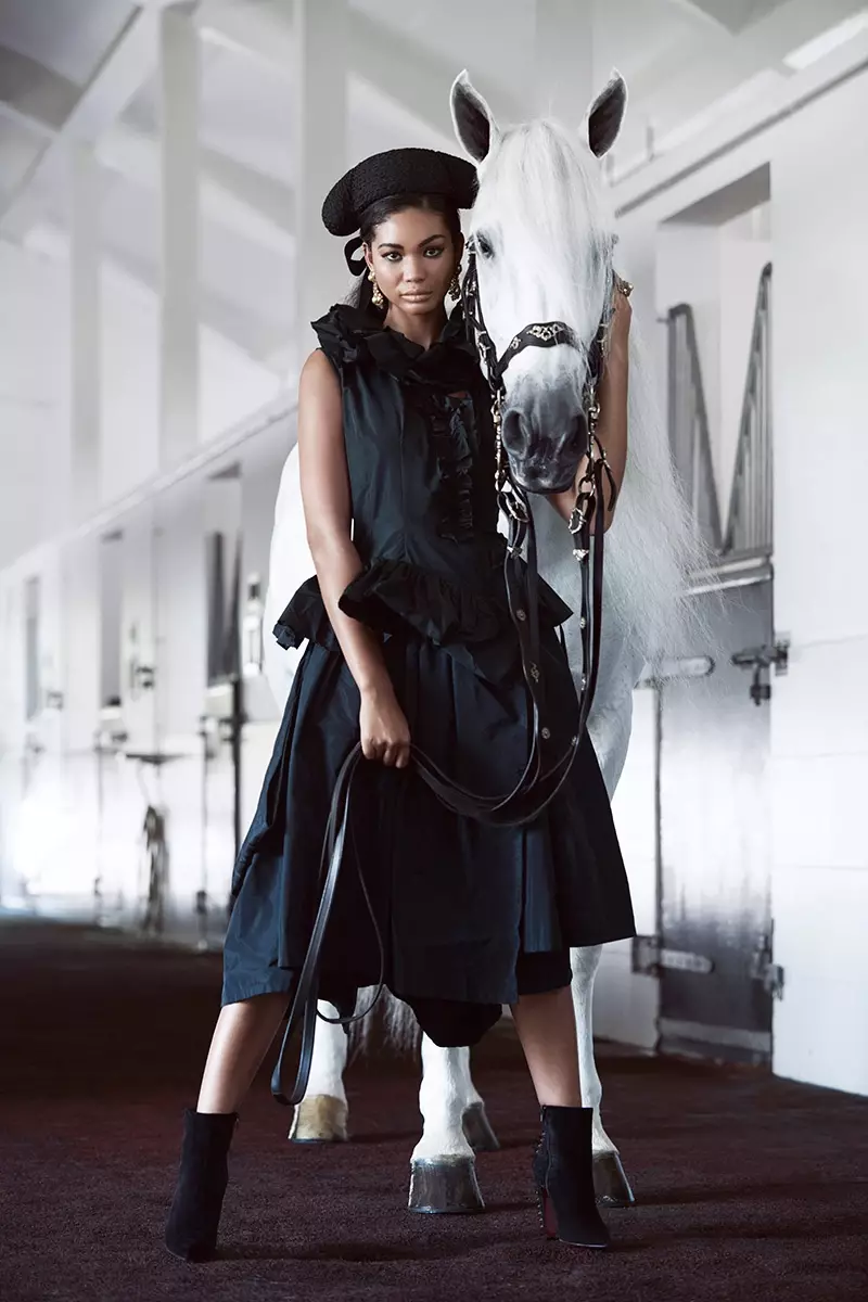 Chanel-Iman-Harpers-Bazaar-Arabia-Samhain-2015-Clúdach-Grianghraf06