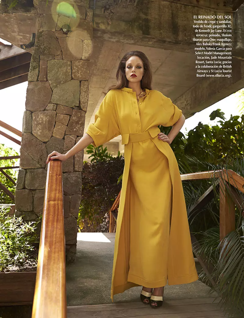 Valeria Garcia waxay u taagan tahay Asa Tallgard ee Vogue Mexico Ogosto 2013