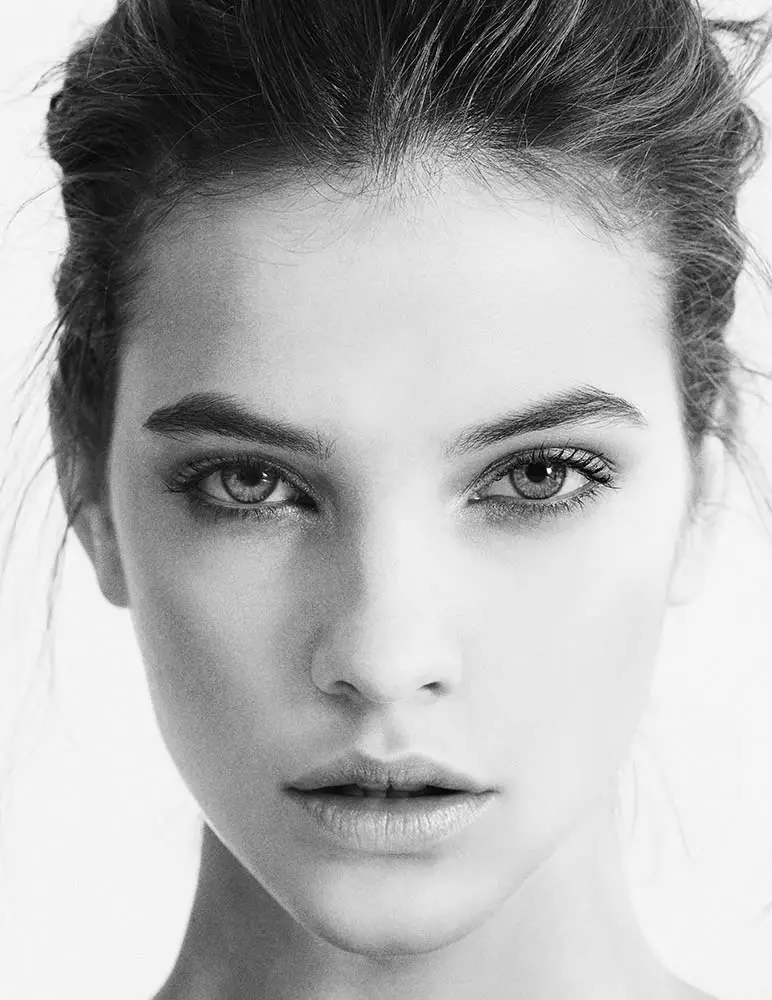 Barbara Palvin Yjet në L'Officiel Turkey Maj 2013 Cover Foot nga Emre Guven