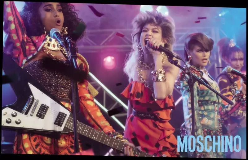 Imaan Hammam, Gigi Hadid, Kaia Gerber och Bella Hadid blir rockade i Moschino vår-sommar 2020-kampanj