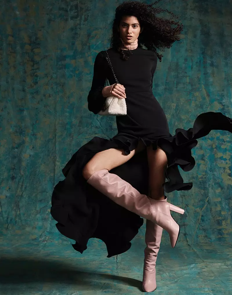 Antonella Delgado posa nei look della nuova stagione per Vogue Arabia