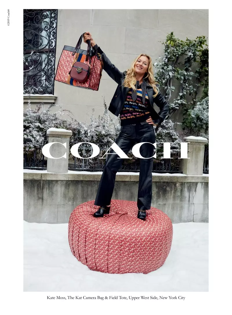 Siêu mẫu Kate Moss xuất hiện trong chiến dịch Coach Wonder for All holiday 2019