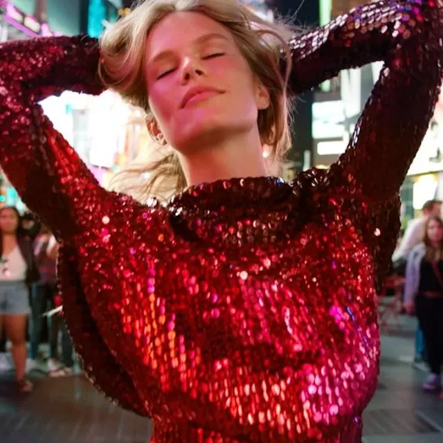 Anna Ewers i Tom Ford för Vogues remake av George Michaels musikvideo Freedom.