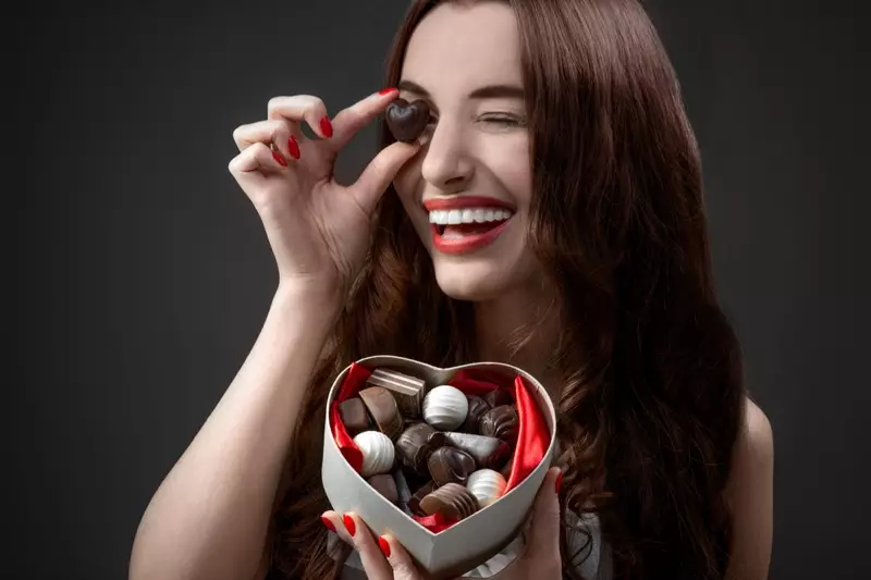ของขวัญช็อกโกแลตกล่องรูปหัวใจสำหรับผู้หญิง
