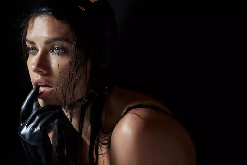 Steven Meisel ၏ Pirelli Calendar 2015 ၏ Sneak Preview