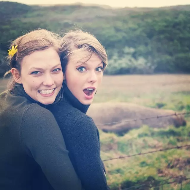 BFF's Karlie Kloss en Taylor Swift Neem 'n Kaliforniese Road Trip