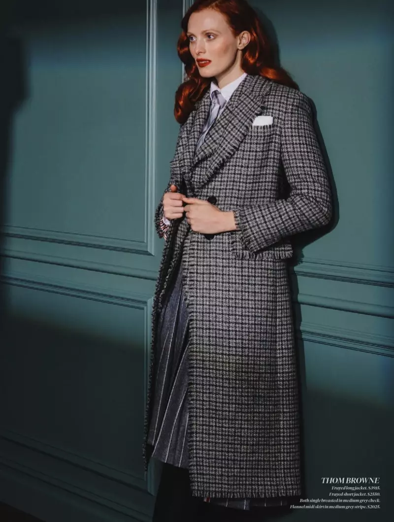 Si Karen Elson ay Nagsusuot ng Sopistikadong hitsura para sa Holt Renfrew Magazine