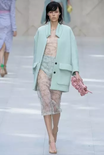 Burberry Prorsum Caij nplooj ntoos hlav 2014 | London Fashion Week