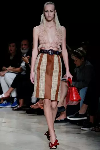 Miu Miu Spring 2015: Kudutsa Zaka makumi