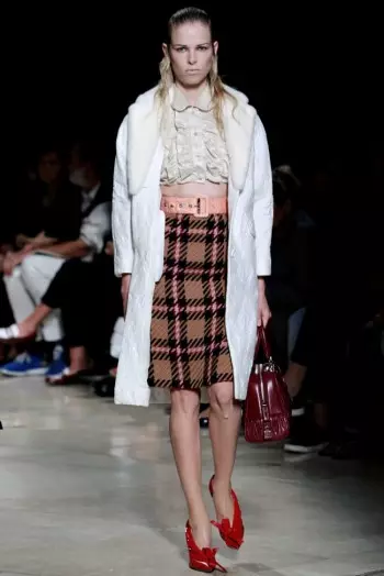 Miu Miu printemps 2015 : à travers les décennies