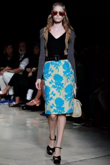 Miu Miu Spring 2015: Ukutyhubela amashumi eminyaka