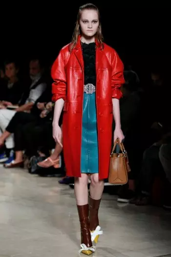 Miu Miu Spring 2015: Kudutsa Zaka makumi