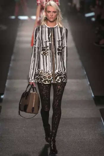 Louis Vuitton স্প্রিং 2015 এর জন্য নতুন রেট্রো যাচ্ছে