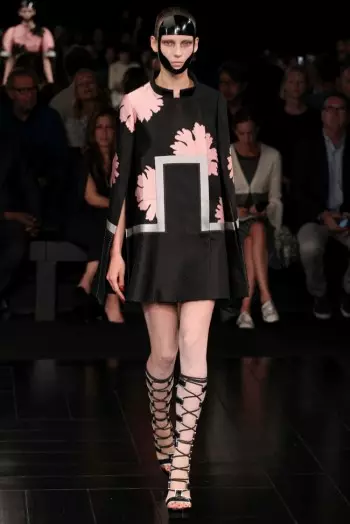 Alexander McQueen Jaro 2015: Óda na kimono